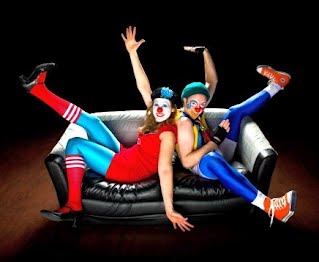 rocket_sheshells-sofa1