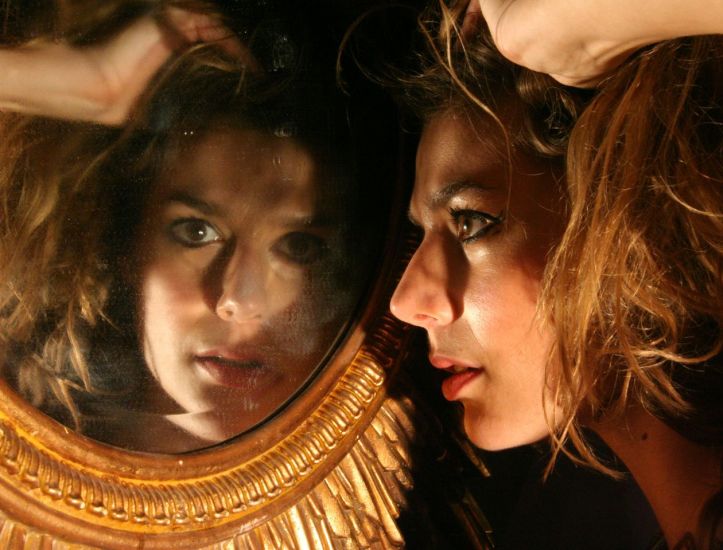 Victoria Grove in SAPPHO...in 9 FRAGMENTS. Pic by Jessic Ruano.