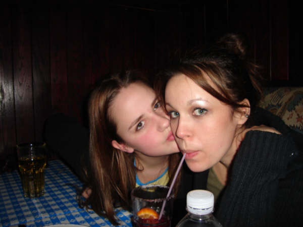 Rachel & Zoe 1(cred Hannah Gibson Fraser)